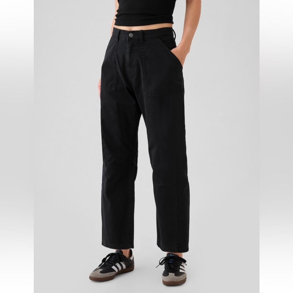 GAP Women’s Mid Rise Twill Barrel Pants